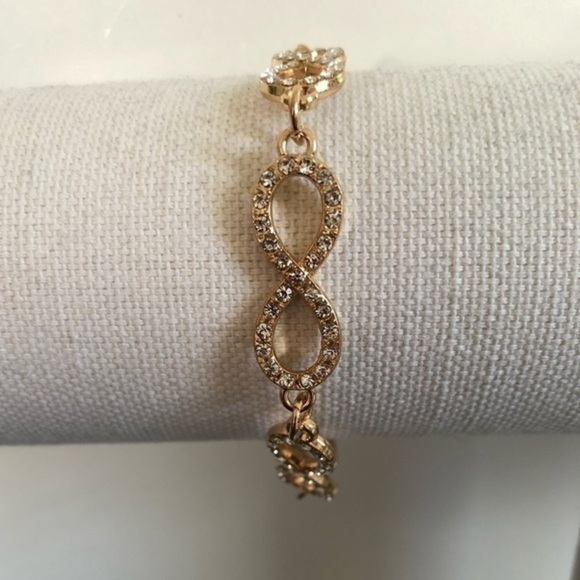 Infinity charm bracelet with rhinestones - Picture 5 of 9